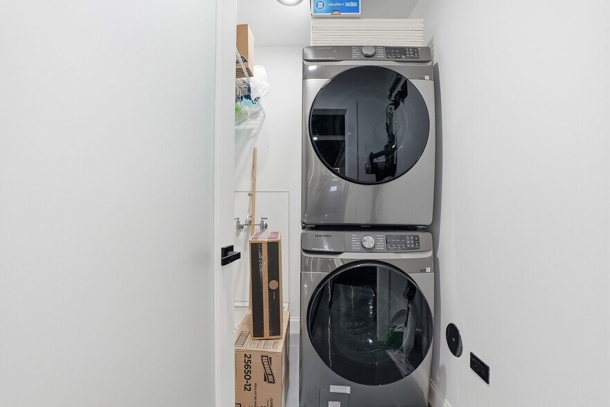 More Photos Of 116-118 S Water St, Wilmington Storefront Retail Office For Sale