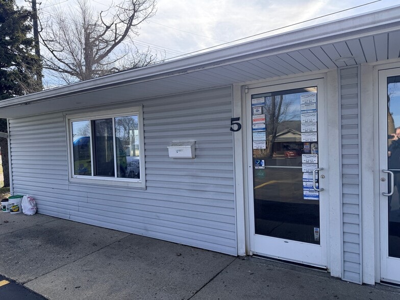 More Photos Of 1755 Sherwin Ct, Waterford Office Residential For Sale