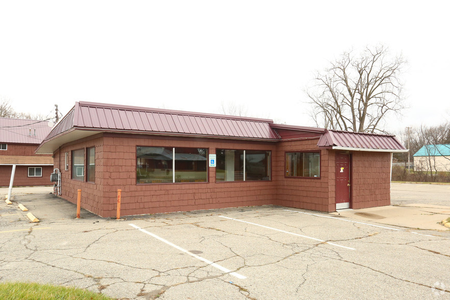 Primary Photo Of 12099 N Saginaw Rd, Clio Restaurant For Sale