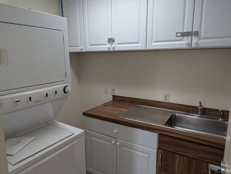 More Photos Of 12657-12659 166th St, Cerritos Medical For Lease