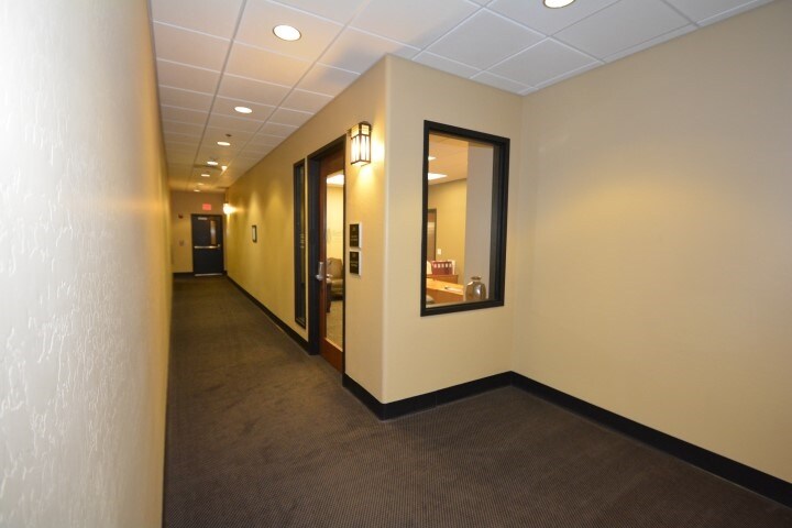 More Photos Of 325 W Gurley St, Prescott Office For Lease