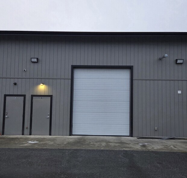 More Photos Of 1301 W Mystery Ave, Wasilla Industrial For Lease