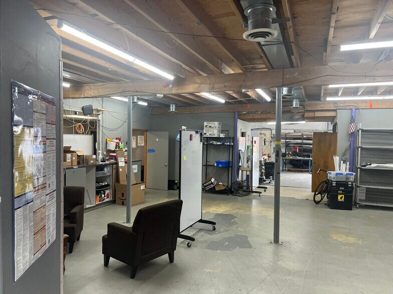 More Photos Of 3415-3501 Windom Rd, Brentwood Warehouse For Lease