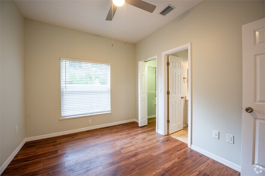 More Photos Of 1700-1704 Redwood St, Sarasota Apartments For Sale