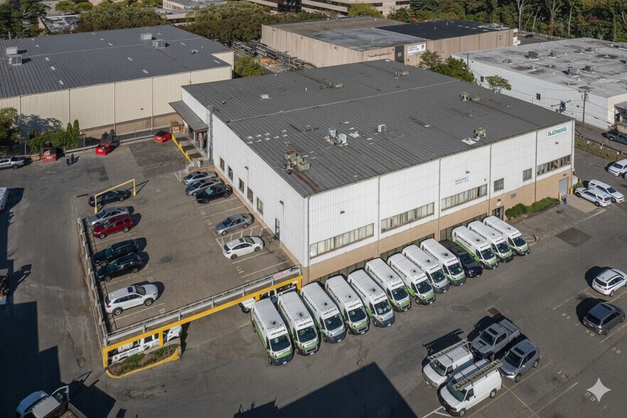 More Photos Of 86 Viaduct Rd, Stamford Warehouse For Lease