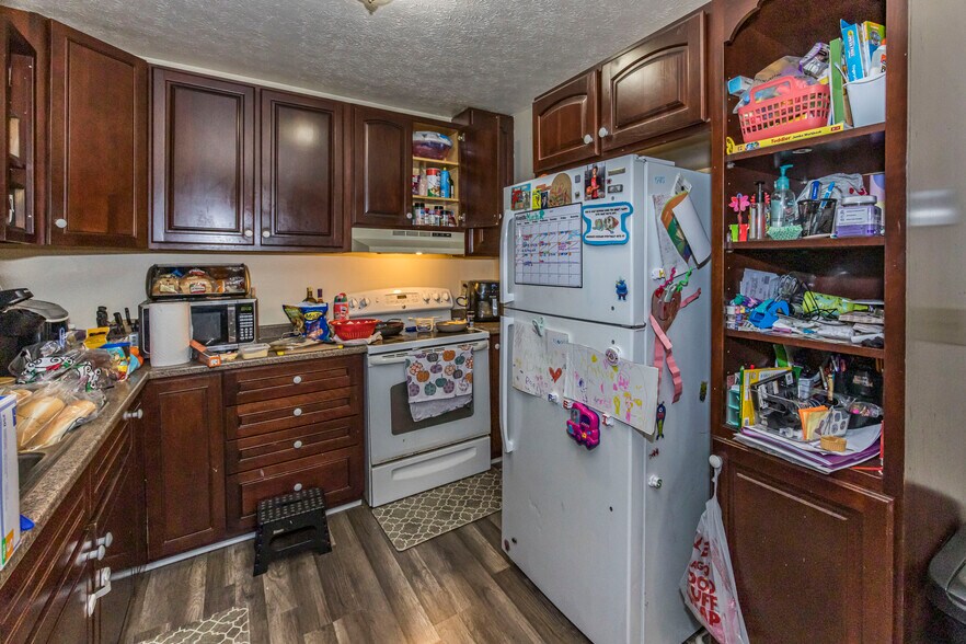 More Photos Of 3800 Grace Dr, Kent Multifamily For Sale