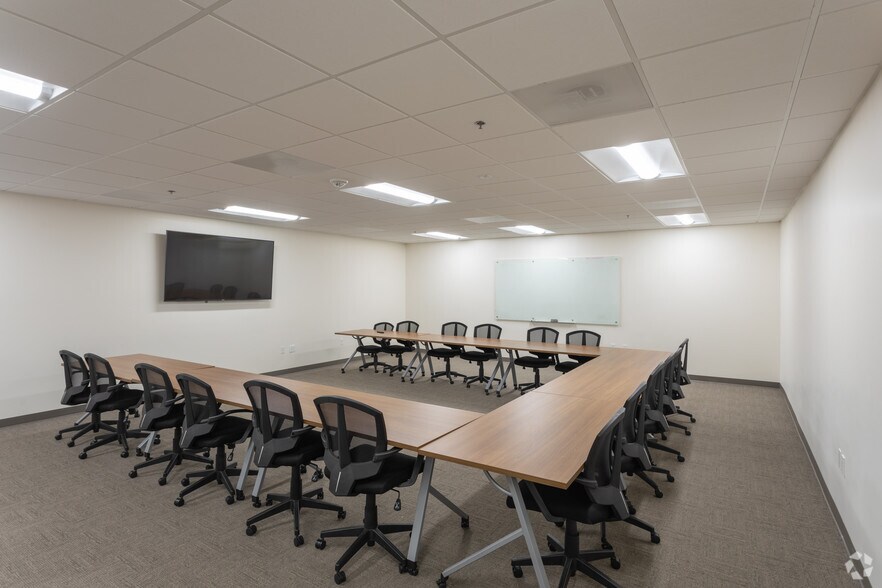 More Photos Of 9200 Corporate Blvd, Rockville Office For Lease