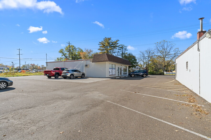 More Photos Of 1510 Haines Rd, Levittown Storefront Retail Office For Sale