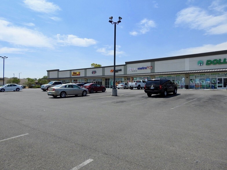 More Photos Of 3502 Clark Blvd, Laredo Storefront Retail Office For Lease