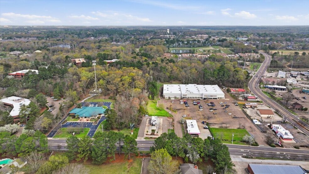 More Photos Of 1900 E County Line Rd, Ridgeland Fast Food For Sale