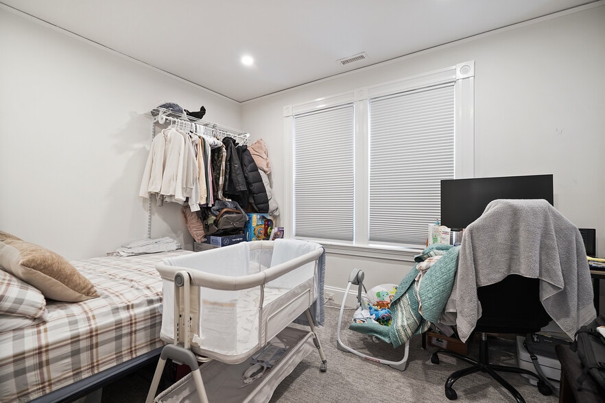 More Photos Of 24 Hoyt St, Stamford Apartments For Sale