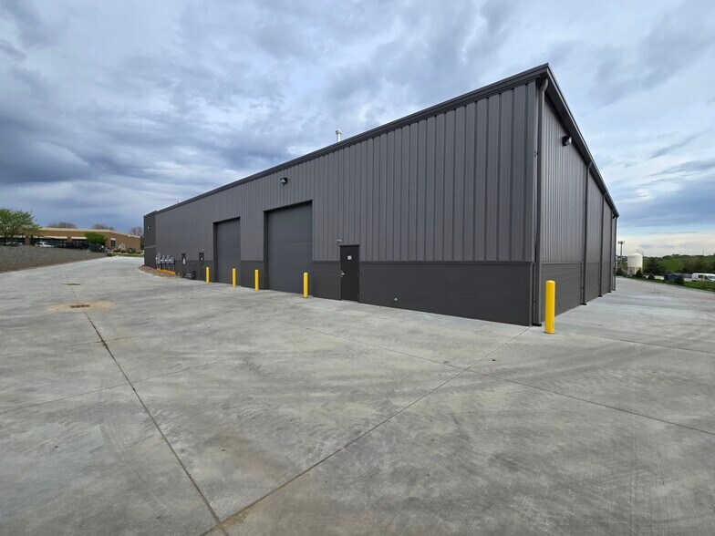 More Photos Of 6365 118th St, Omaha Warehouse For Lease