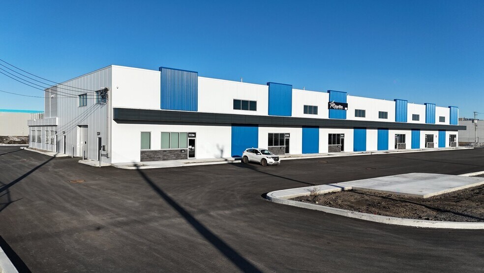 Primary Photo Of 5539 St Ernest-Cormier, Laval Showroom For Lease