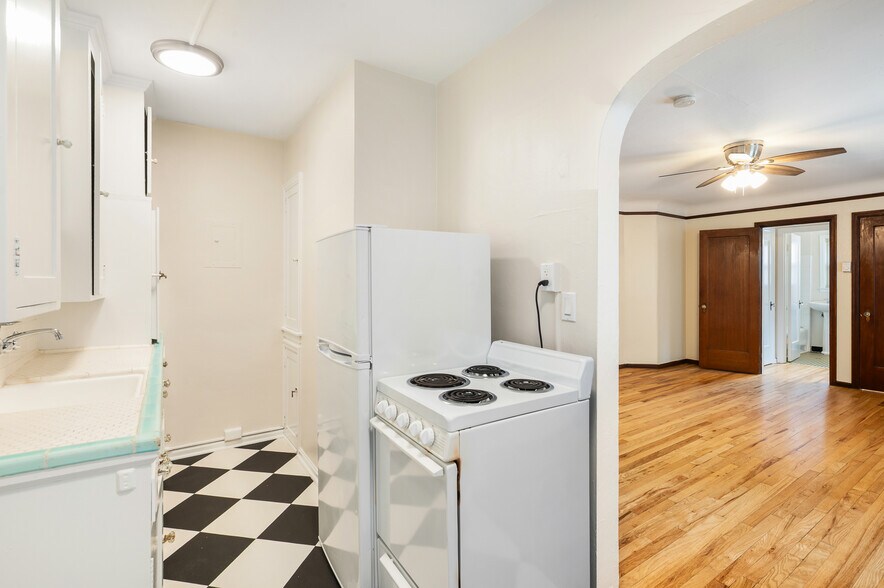 More Photos Of , Seattle Multifamily For Sale