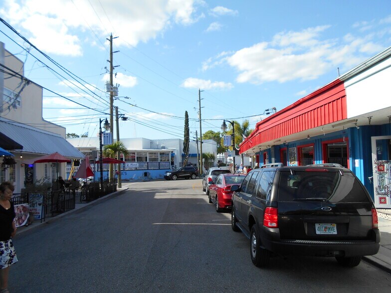 More Photos Of 530 Athens St, Tarpon Springs General Retail For Sale