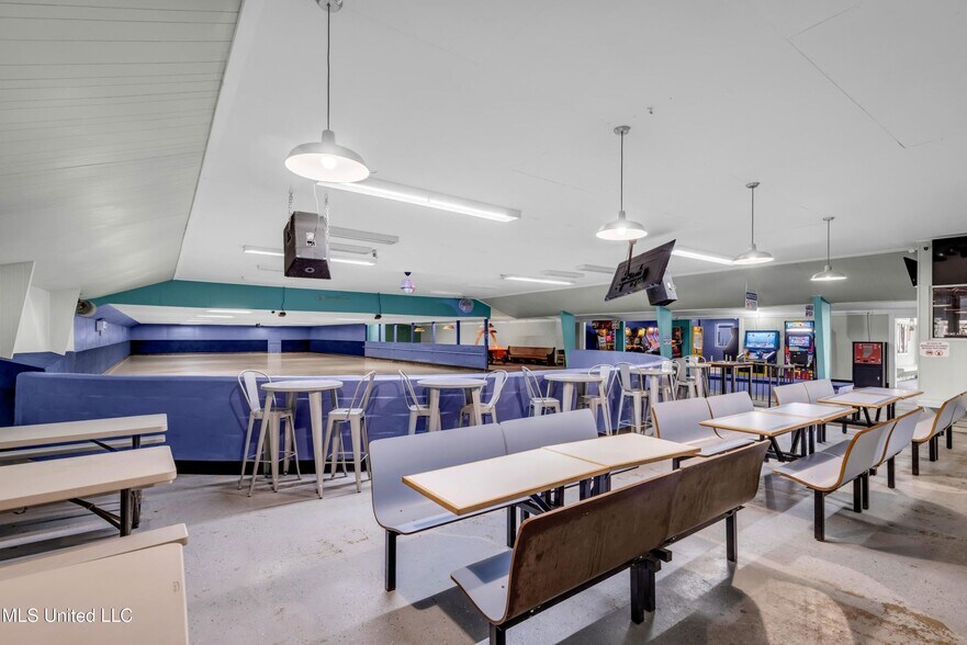 More Photos Of 6238 MS-198, Lucedale Specialty For Sale