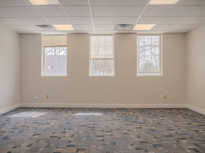 More Photos Of 24 Arnett Ave, Lambertville Office For Lease