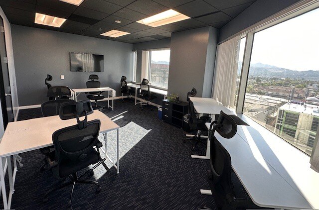 More Photos Of 500 N Central Ave, Glendale Coworking Space