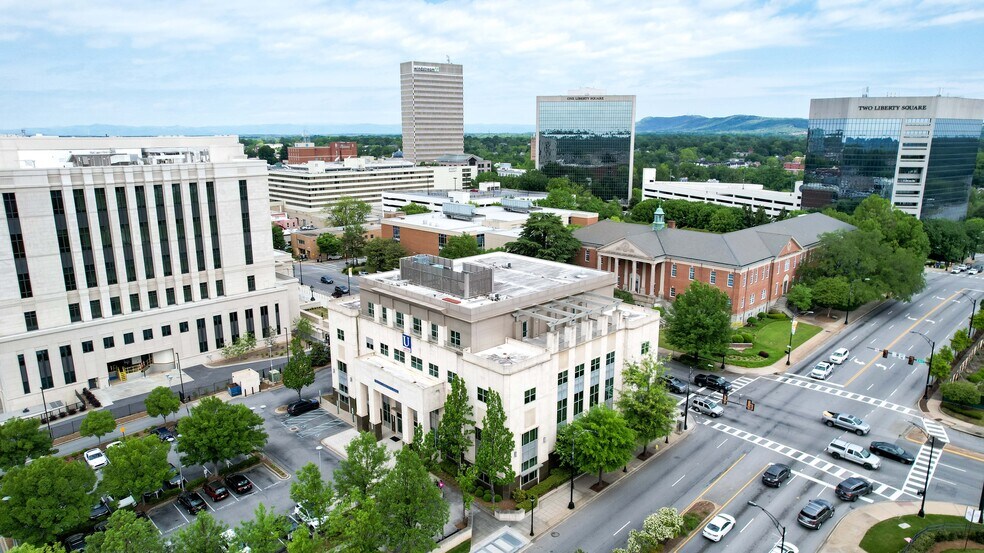 More Photos Of 306 E North St, Greenville Office For Lease