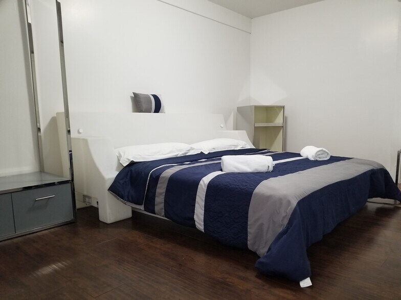 More Photos Of 910 E Sahara Ave, Las Vegas Loft Creative Space For Lease