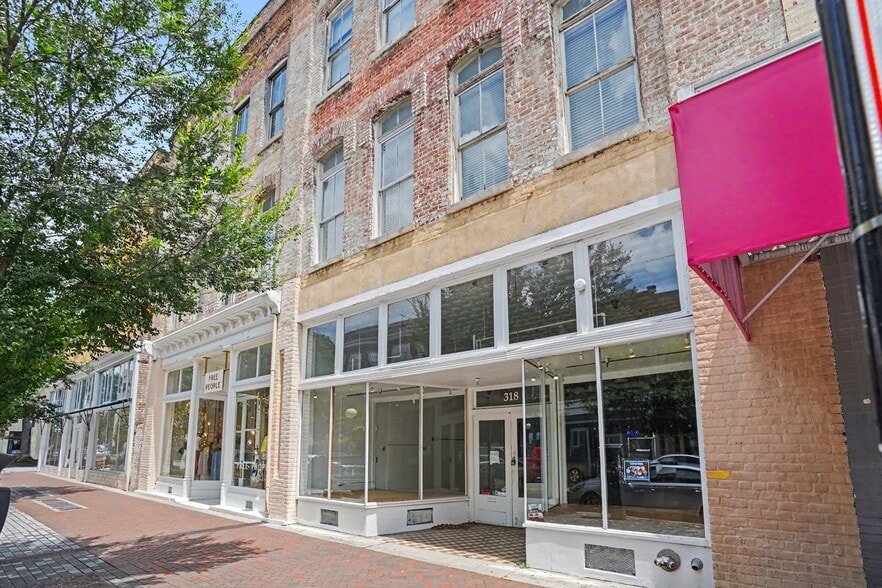 More Photos Of 318 W Broughton St, Savannah Storefront Retail Residential For Lease