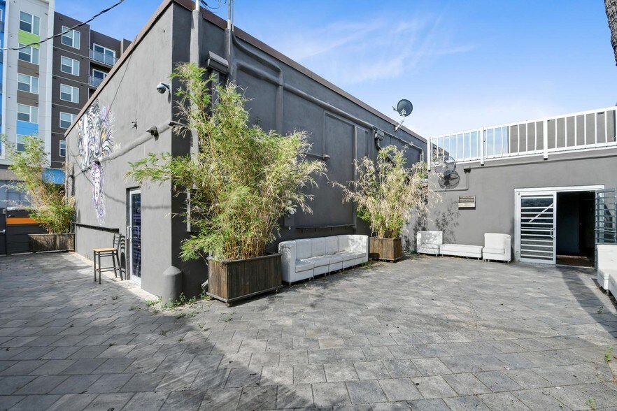 More Photos Of 47 W Amelia St, Orlando Bar For Sale