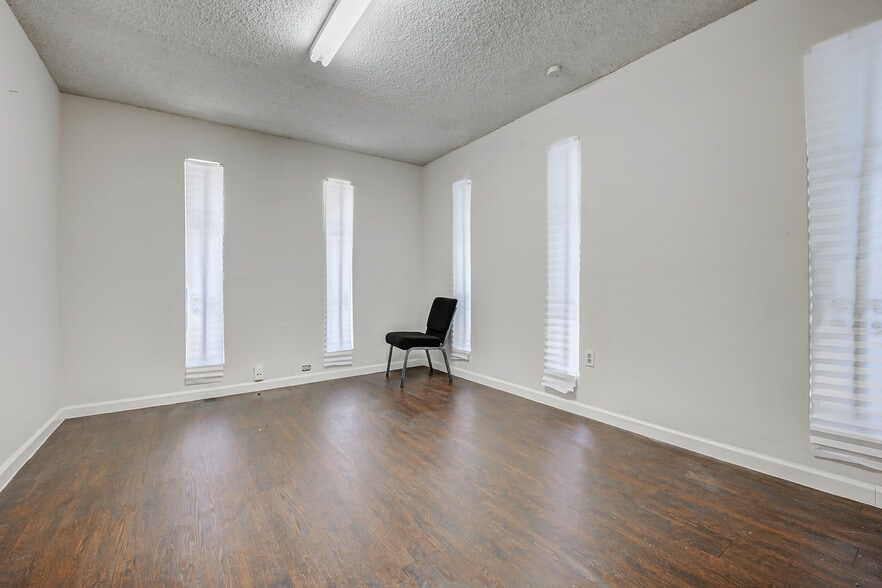 More Photos Of 2601 Prospect St, Houston Medical For Sale