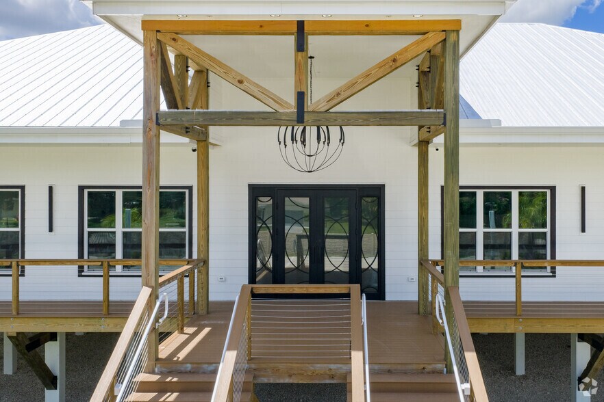 More Photos Of 6901 Hendry Creek Dr, Fort Myers Unknown For Sale