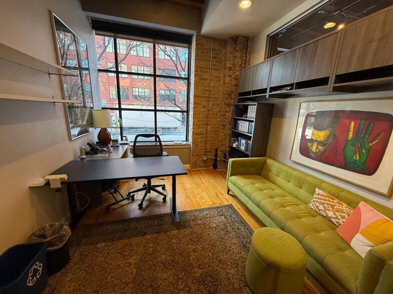 More Photos Of 106 N Aberdeen St, Chicago Office Residential For Sale