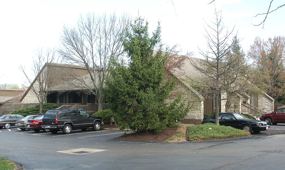 More Photos Of 5018-5022 Pine Creek Dr, Westerville Office For Lease
