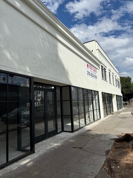 More Photos Of 3461 W 8th St, Los Angeles Showroom For Lease