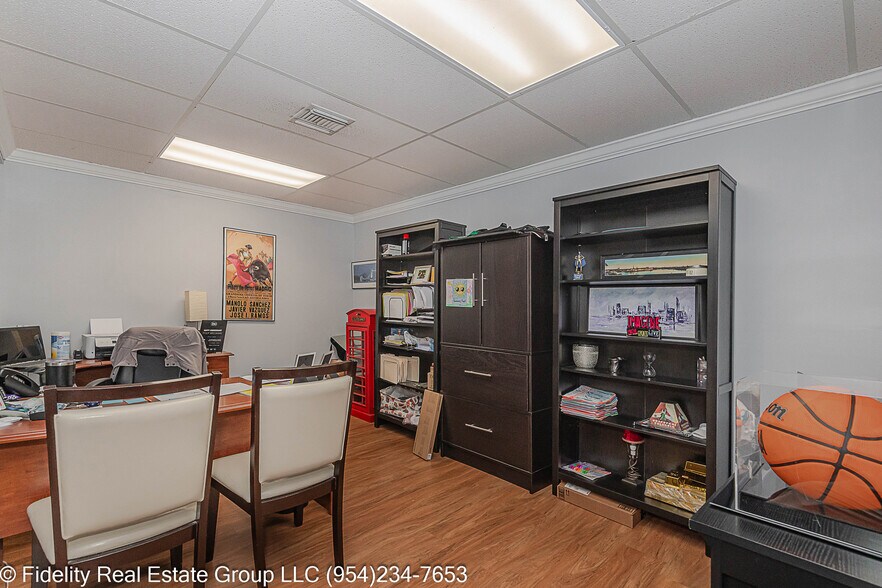 More Photos Of 3650 Coral Ridge Dr, Coral Springs Light Manufacturing For Sale