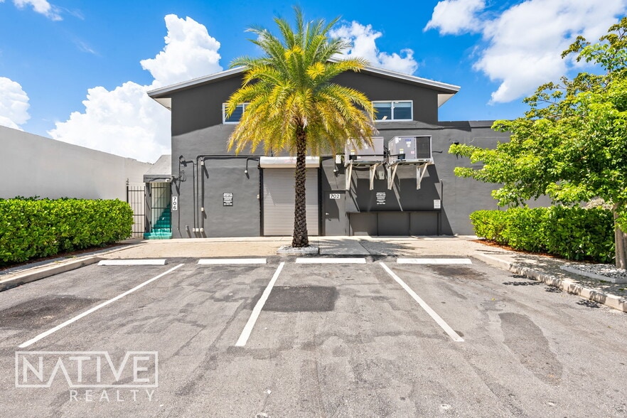 More Photos Of 702-706 NE 1st Ave, Fort Lauderdale Restaurant For Lease