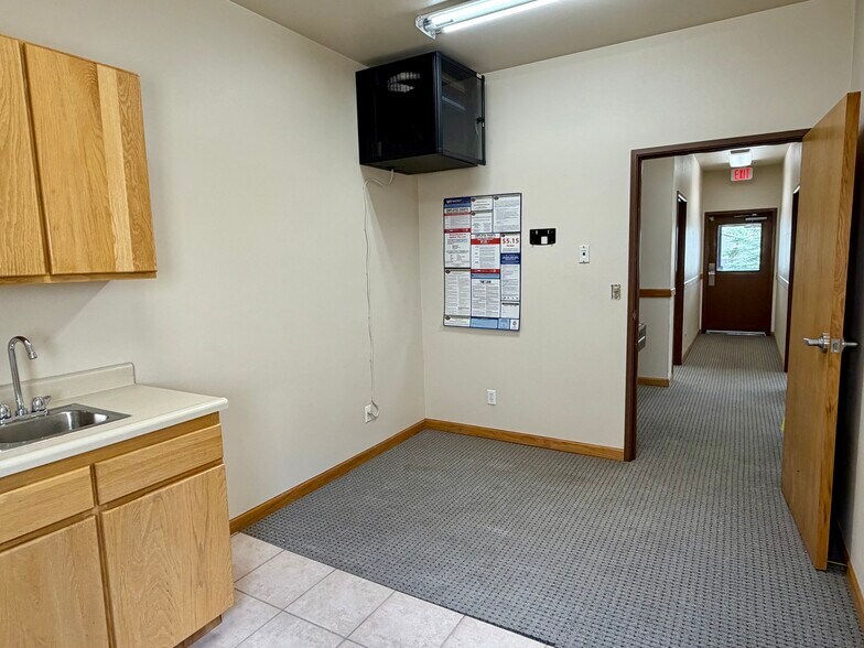 More Photos Of 120 Cole Ave, Pinedale Office For Sale