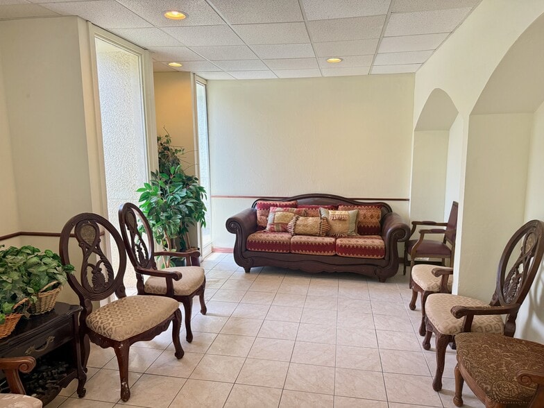 More Photos Of 5611 Mosteller Dr, Oklahoma City Medical For Lease