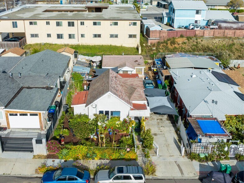 More Photos Of 411 28th St, San Diego Multifamily For Sale