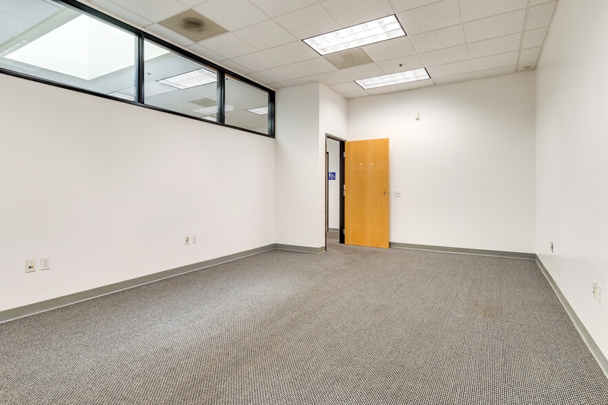 More Photos Of 339 N Berry St, Brea Light Manufacturing For Sale