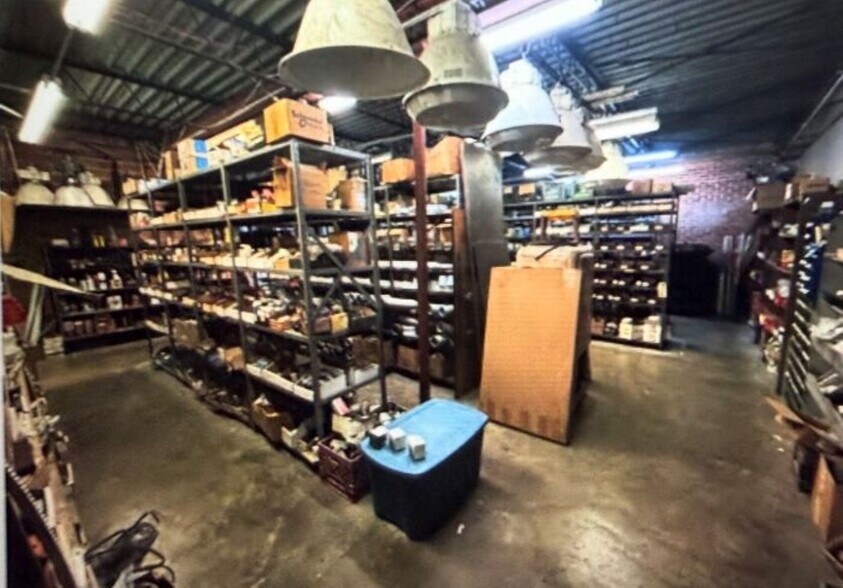 More Photos Of 1504 Nederland Ave, Nederland Storefront Retail Office For Sale