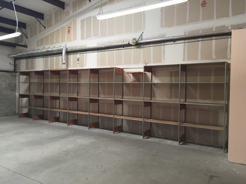 More Photos Of 8725 Youngerman Ct, Jacksonville Warehouse For Sale
