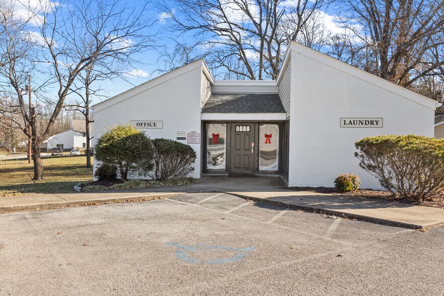 More Photos Of 1001 W 9th St, Russellville Apartments For Sale