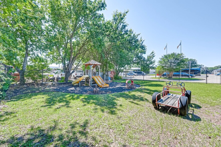 More Photos Of 2105 Cypress Landing Dr, Houston Daycare Center For Sale