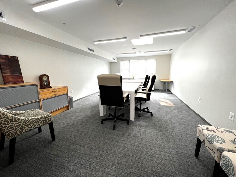 More Photos Of 403 N Henry St, Alexandria Office For Sale