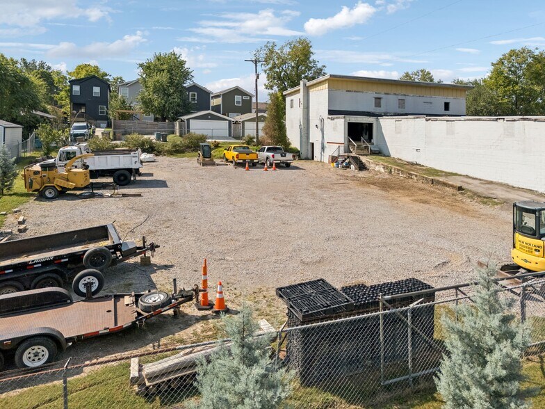 More Photos Of 1715 Pecan St, Nashville Warehouse For Sale