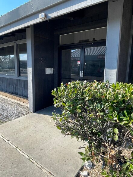 More Photos Of 125 Shaw Ave, Clovis Freestanding For Sale