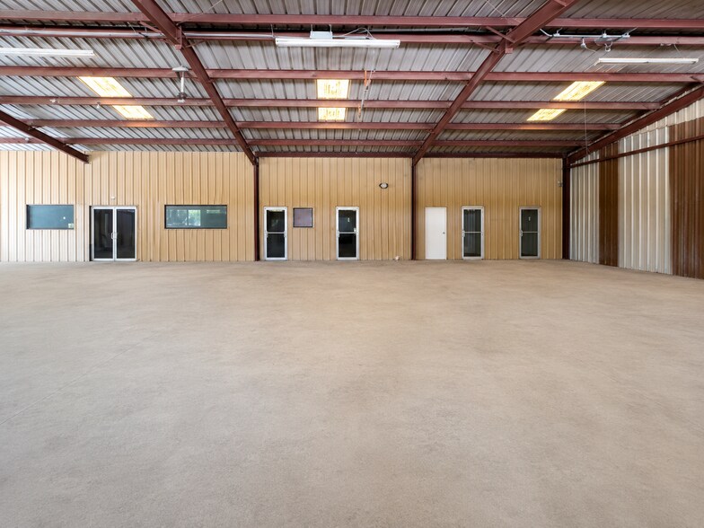 More Photos Of 8635 E Mt Houston Rd, Houston Warehouse For Lease