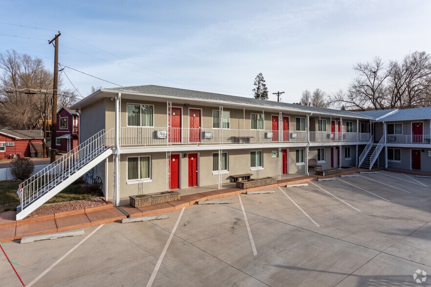 More Photos Of 56 El Paso Blvd, Manitou Springs Hotel For Sale