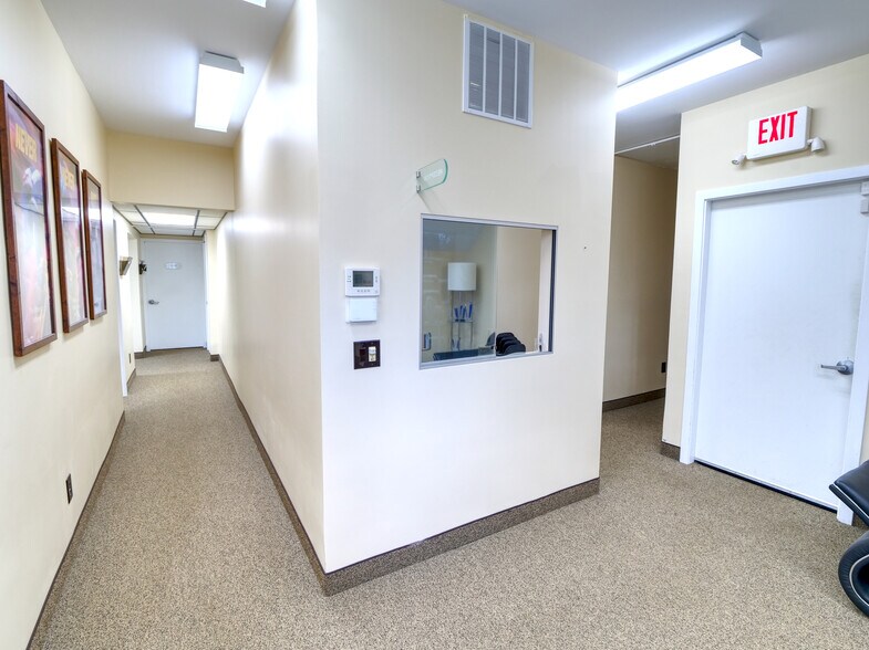 More Photos Of 71 Park Ave, West Springfield Medical For Sale