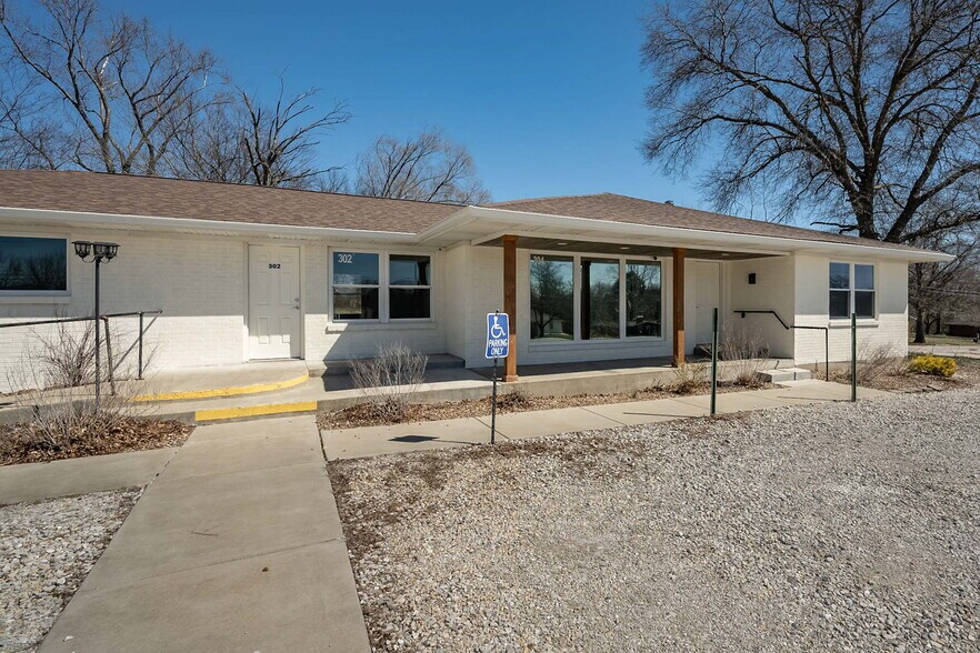 Primary Photo Of 302 S Lincoln Dr, Troy Office For Lease