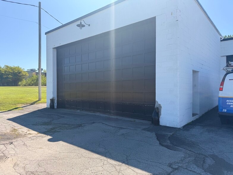 More Photos Of 6146 Molloy Rd, East Syracuse Industrial For Lease