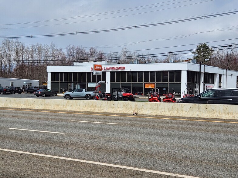 More Photos Of 233 Turnpike Rd, Westborough Freestanding For Lease